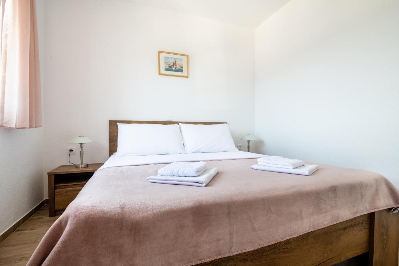 Apartments Glorija ネウム エクステリア 写真