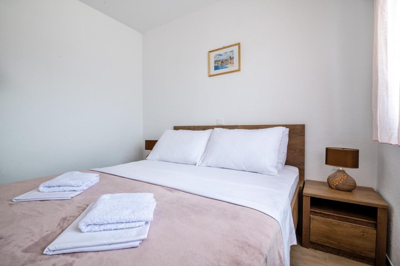 Apartments Glorija ネウム エクステリア 写真