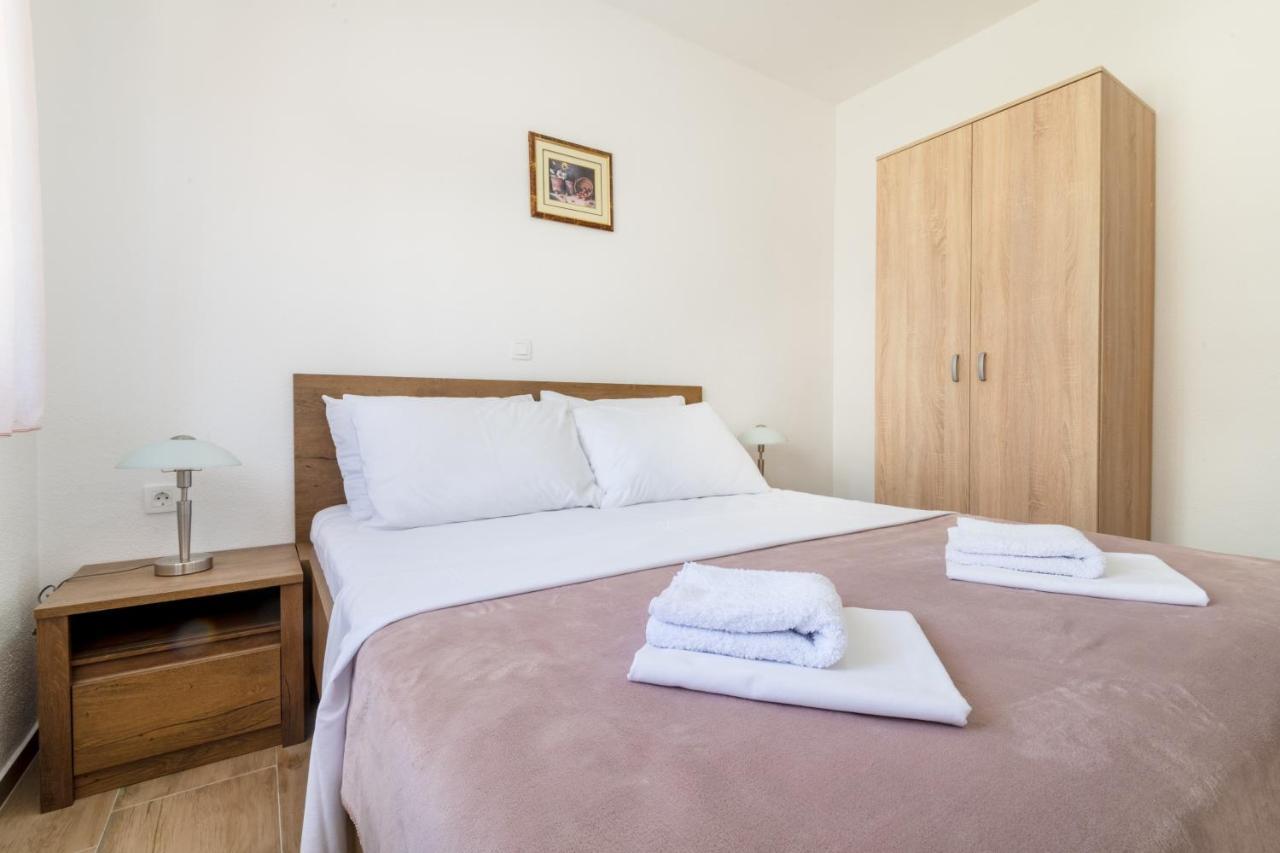 Apartments Glorija ネウム エクステリア 写真